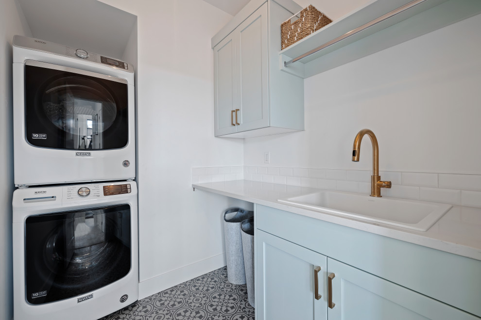 Photo of a farmhouse utility room in Boise.