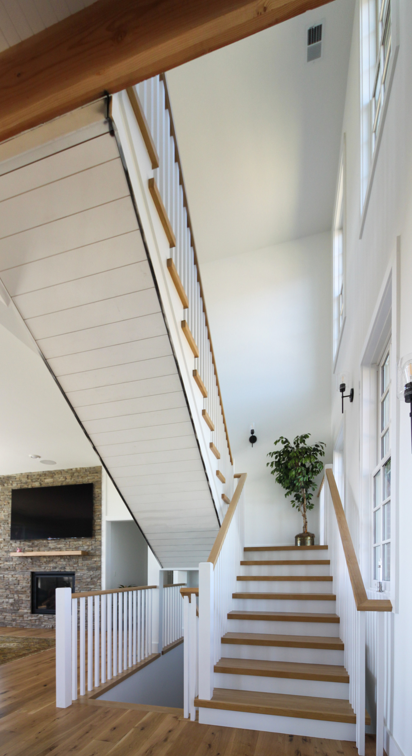 91_U-Shaped Floating Staircase Surrounded by Bucolic Mountain Views, Winchester,