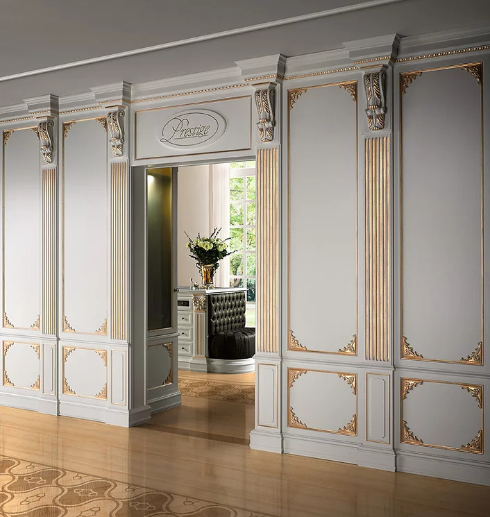 Exemple d'un très grand dressing chic en bois brun neutre avec un placard avec porte à panneau encastré, parquet clair, un sol blanc et un plafond en bois.