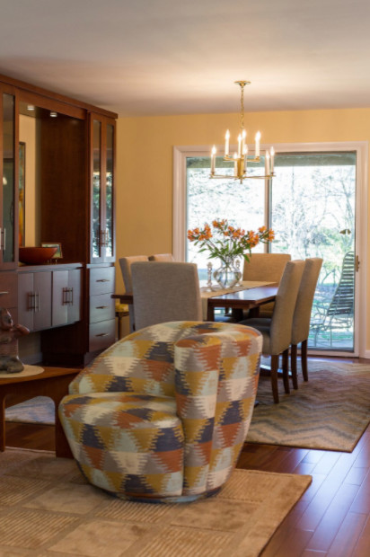 Dining room - transitional dining room idea