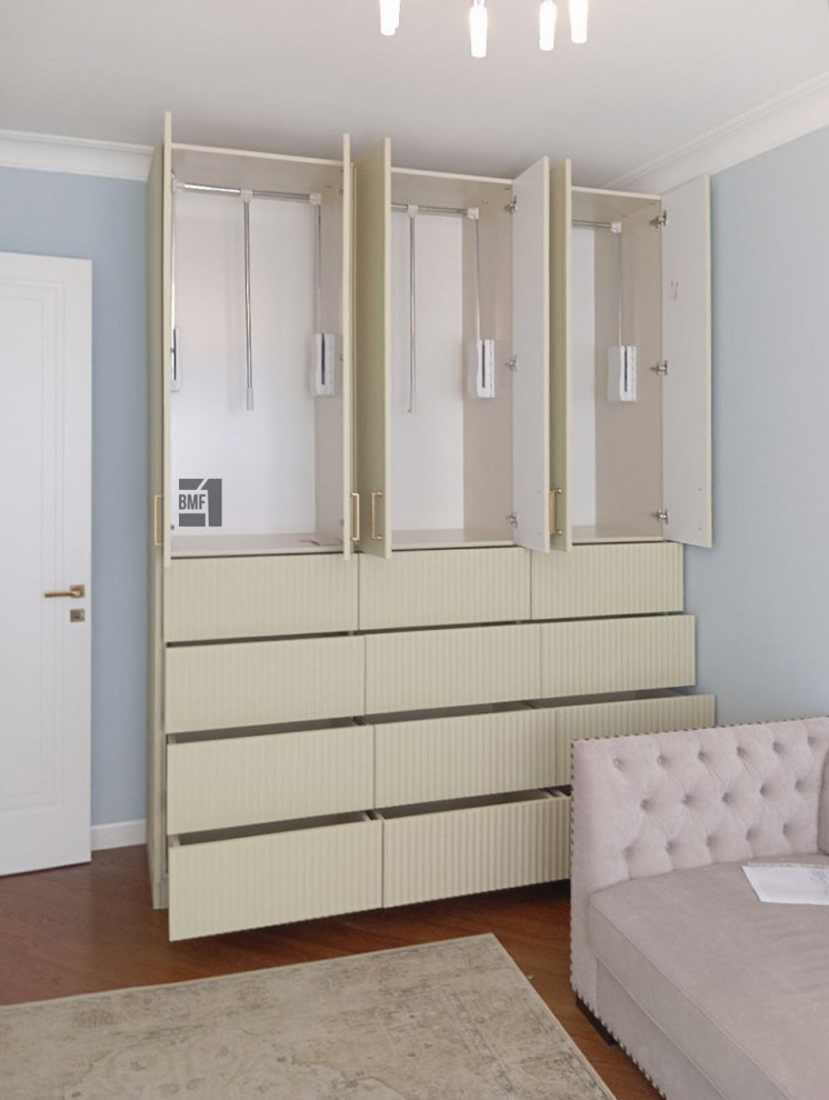 Шкаф в светлом оттенке №30014569