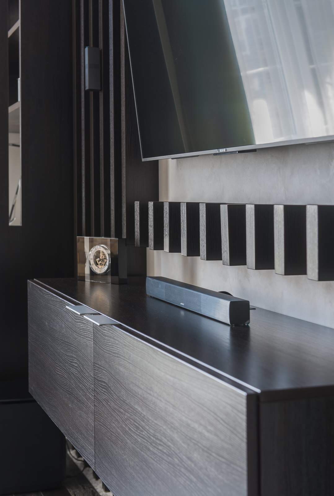 Частная квартира для него