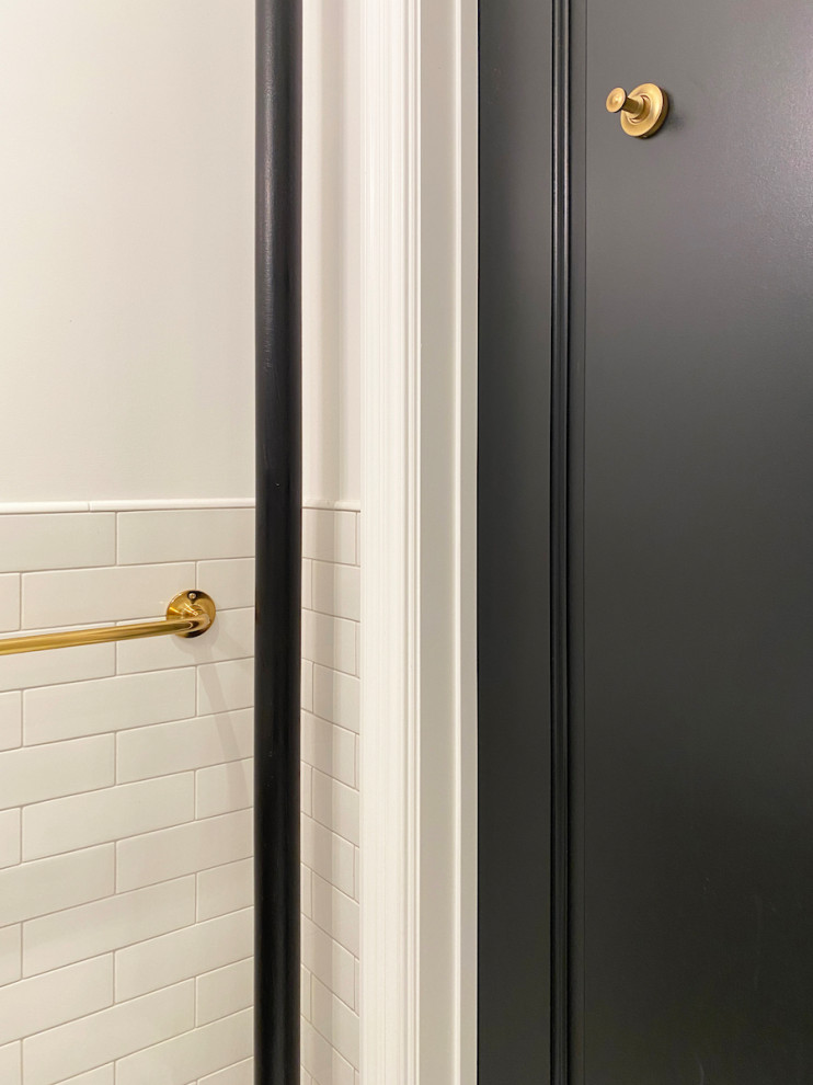 Example of a transitional home design design in New York