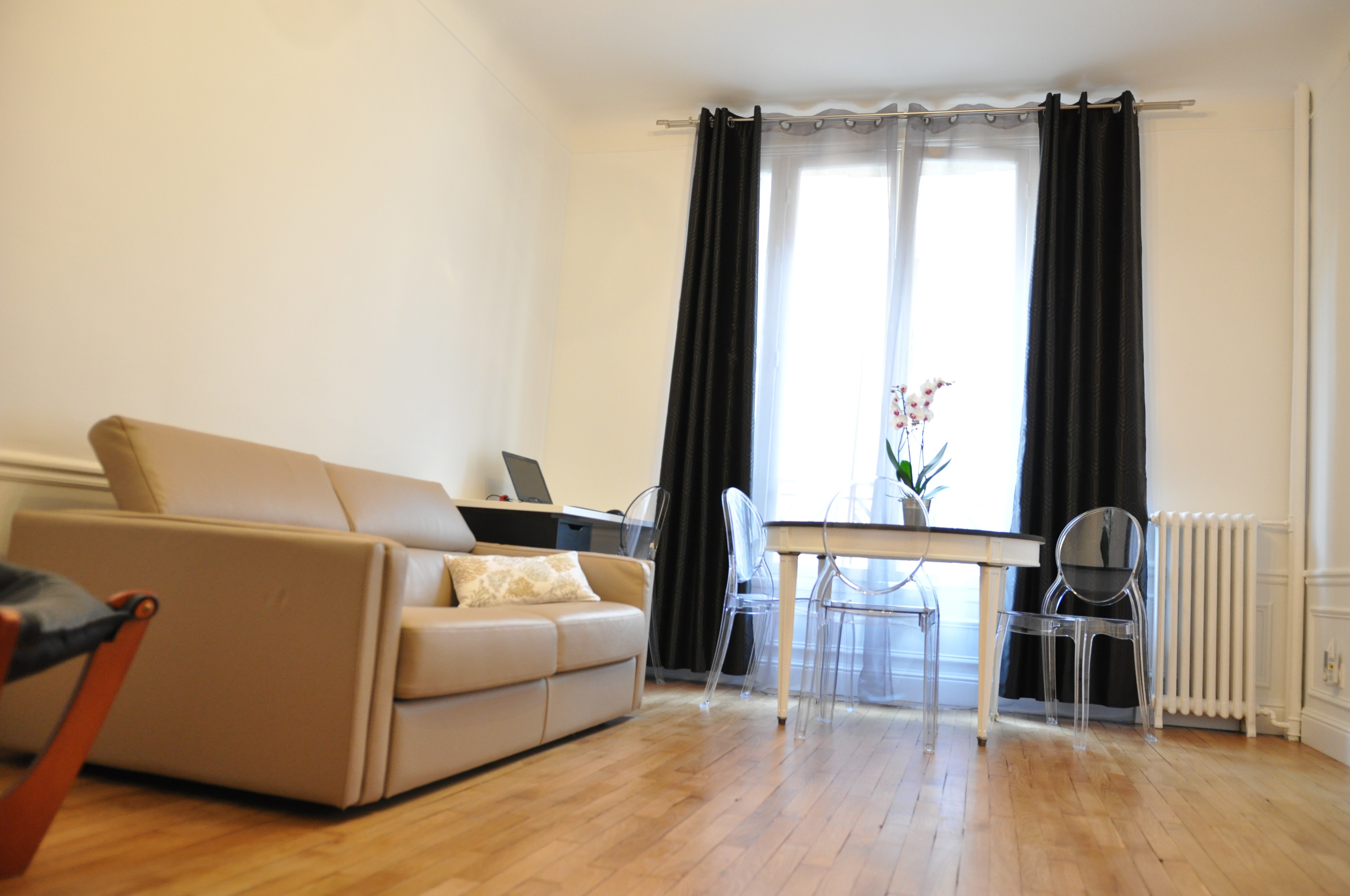 noir et blanc , doré.