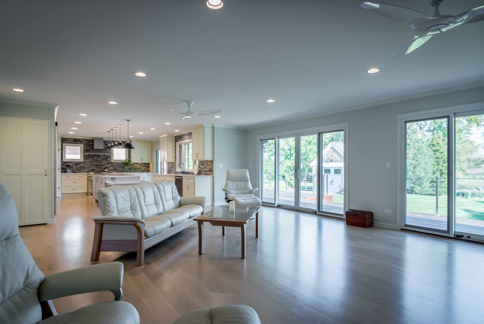 Contemporary Lakefront Residence