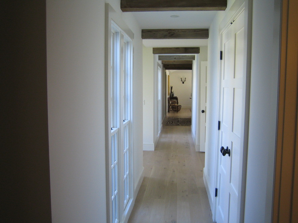 Design ideas for a traditional hallway in New York.
