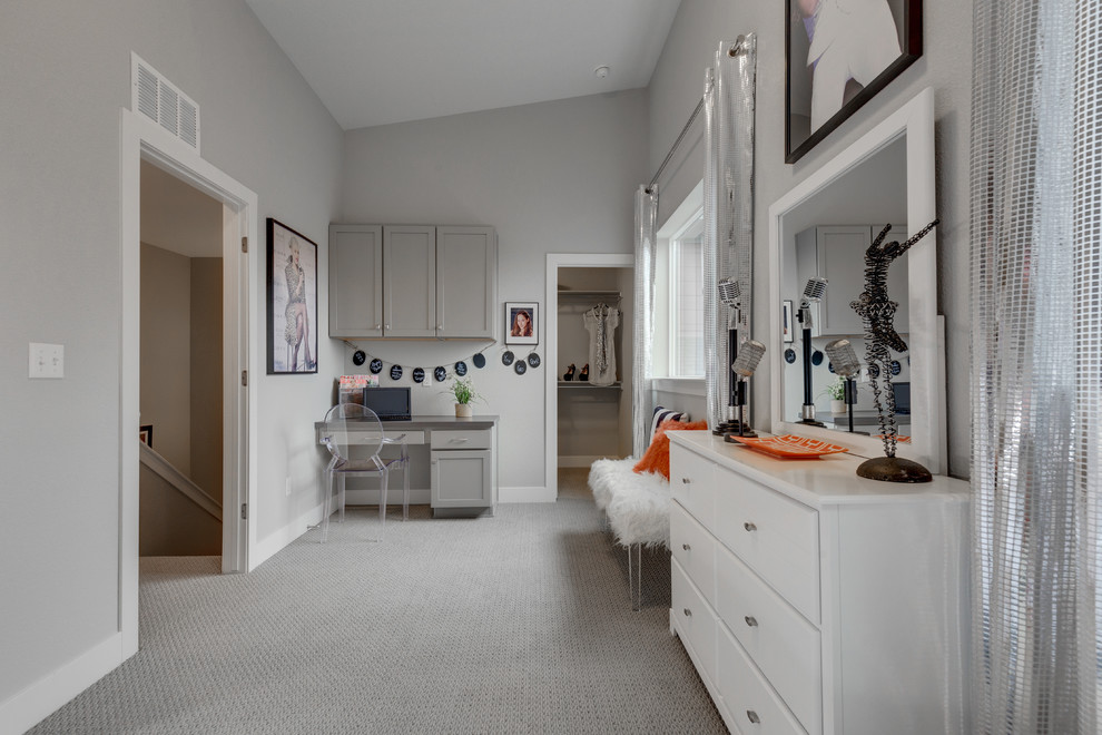 Inspiration for a transitional home design remodel in Denver