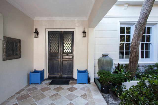 Waverley House Facade trendy-entre