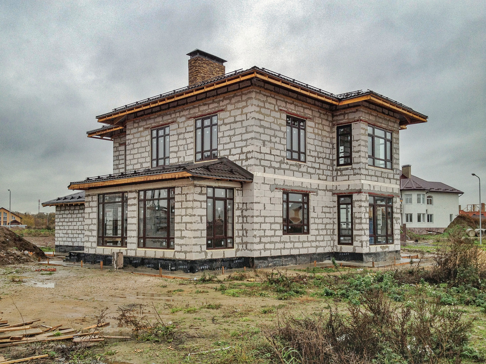 Остекление коттеджа в Малаховке окнами REHAU.