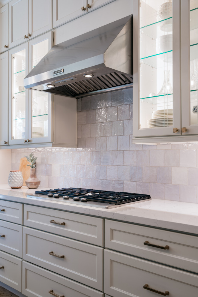 Transitional kitchen photo in Phoenix