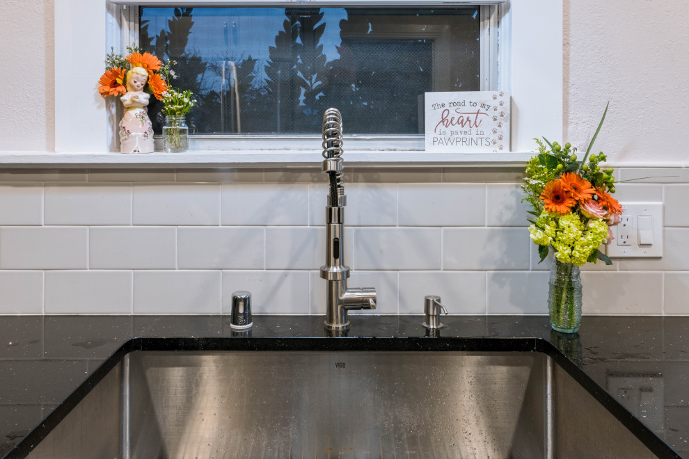 Clinton Kitchen