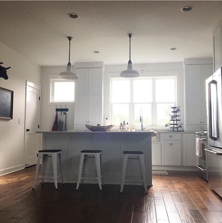 Kitchen - transitional kitchen idea in Orange County