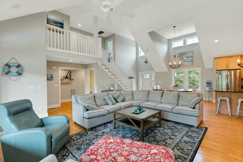 Home design - transitional home design idea