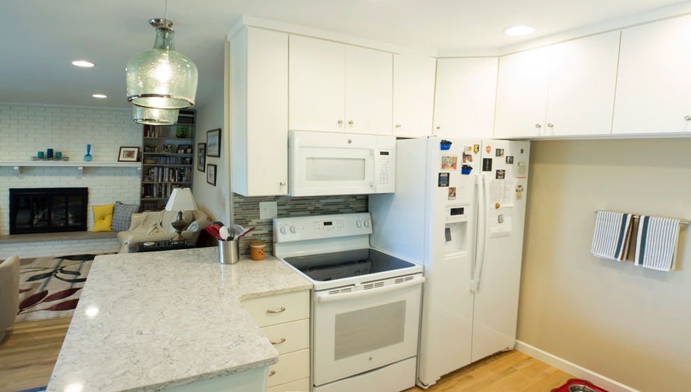 Kitchen - transitional kitchen idea