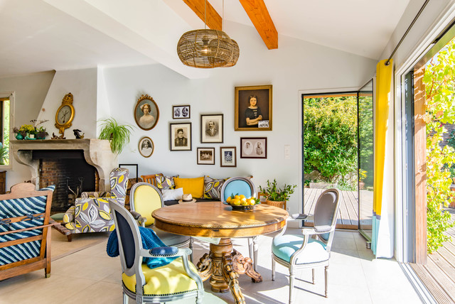 VILLA A VENELLES eclectic-dining-room