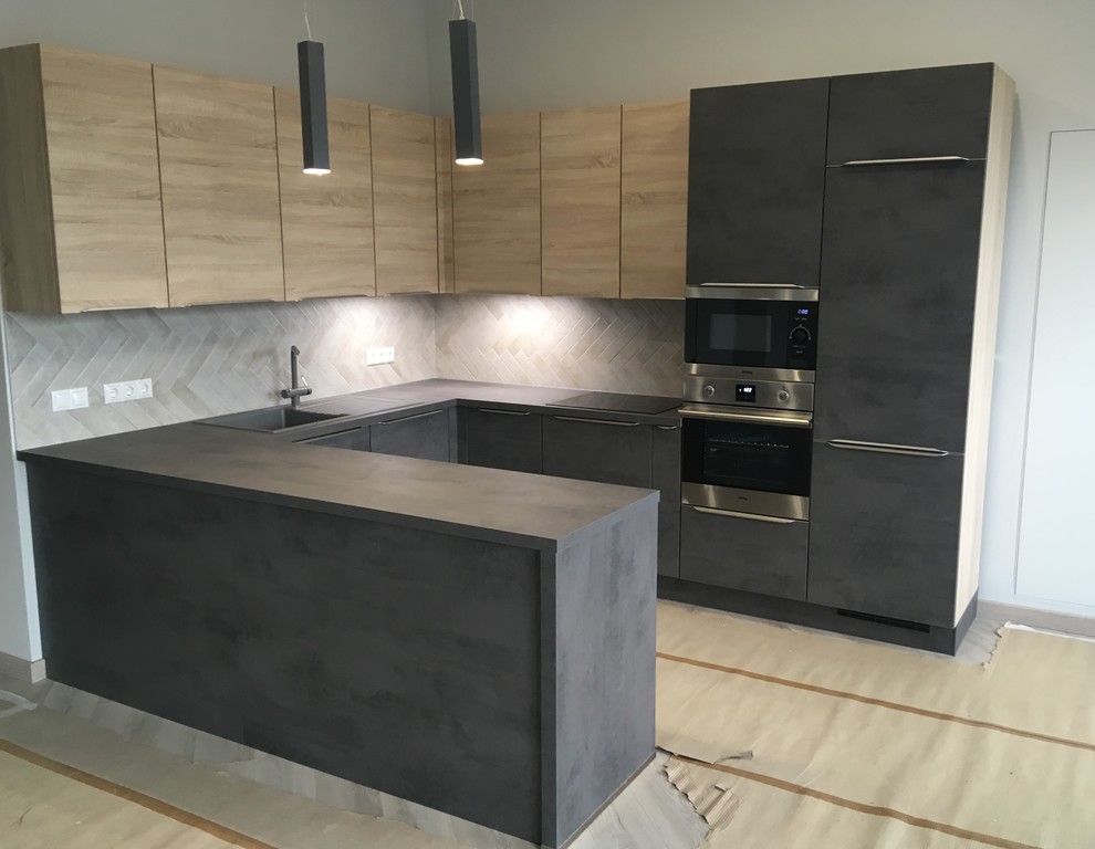 Серый бетон/дуб Сан Ремо