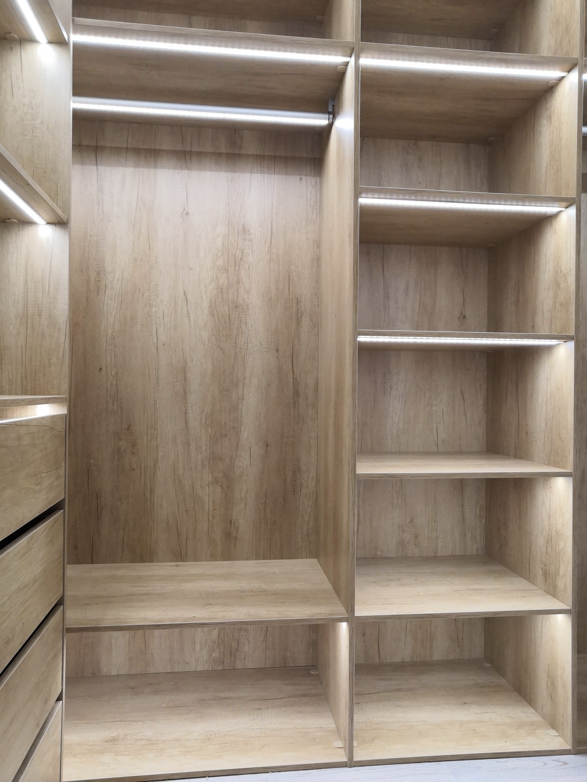 Гардеробная raumplus Ecoline с LED подсветкой