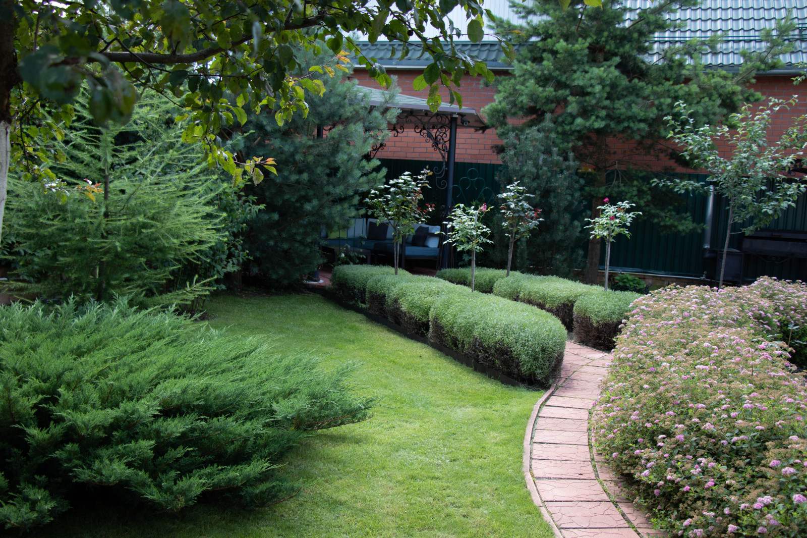 Французский садик в поселке Рыбаки Дмитровское шоссе