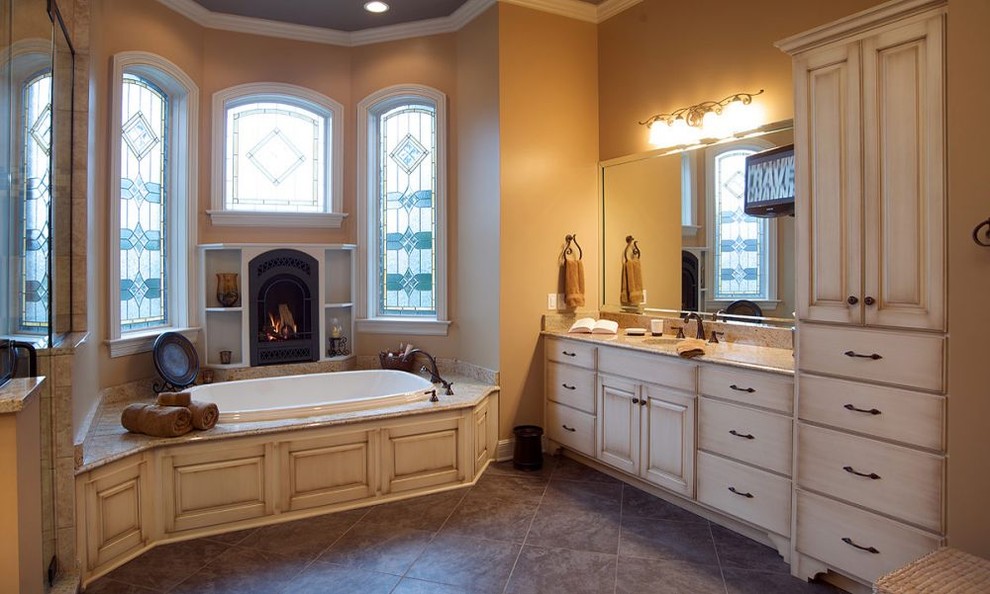 This is an example of a traditional bathroom in Cleveland.