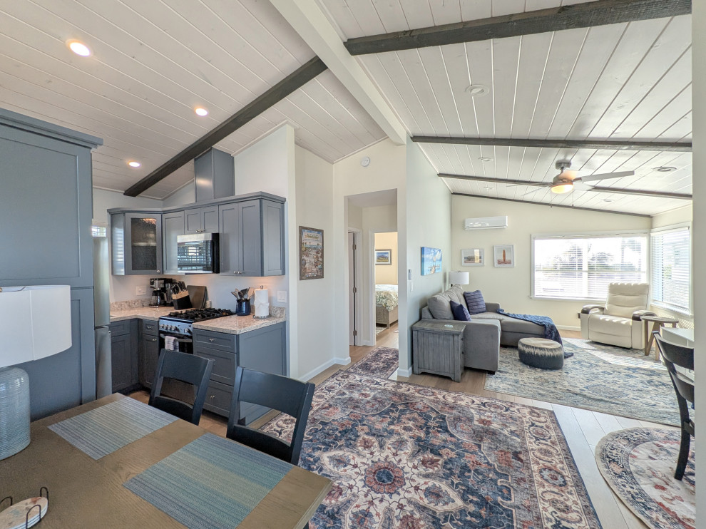 ADU 630 S.F. (above Garage) in Pacific Beach