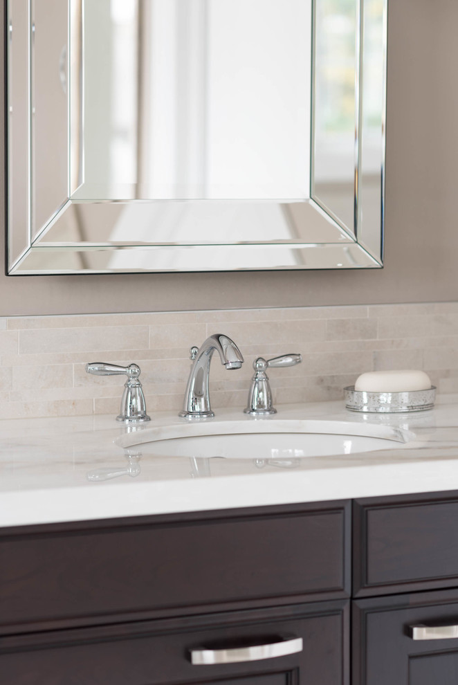 Example of a transitional bathroom design in Toronto