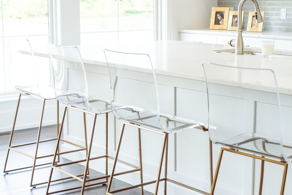 Transitional home design photo in Cleveland