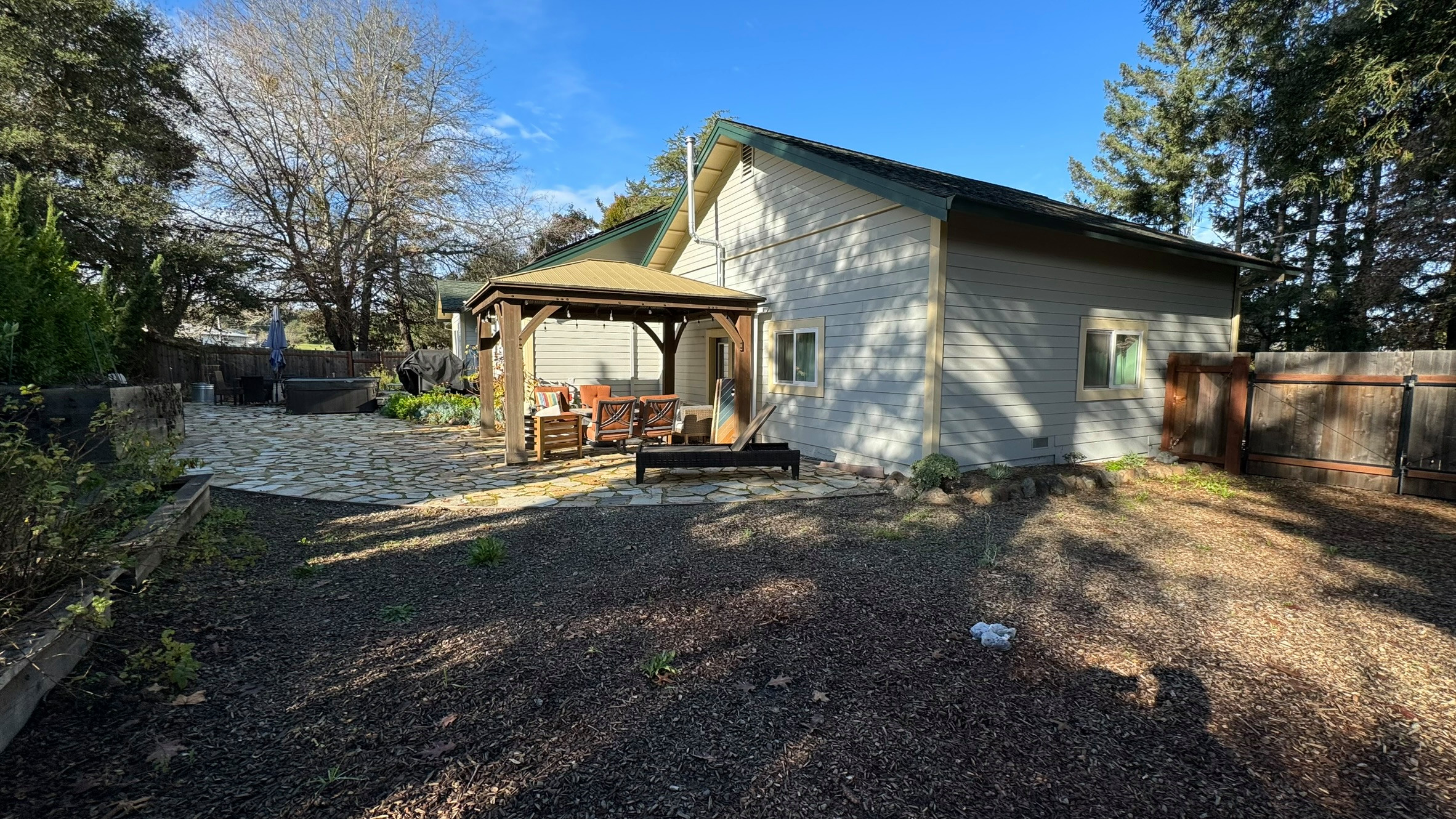Sebastopol Backyard Retreat