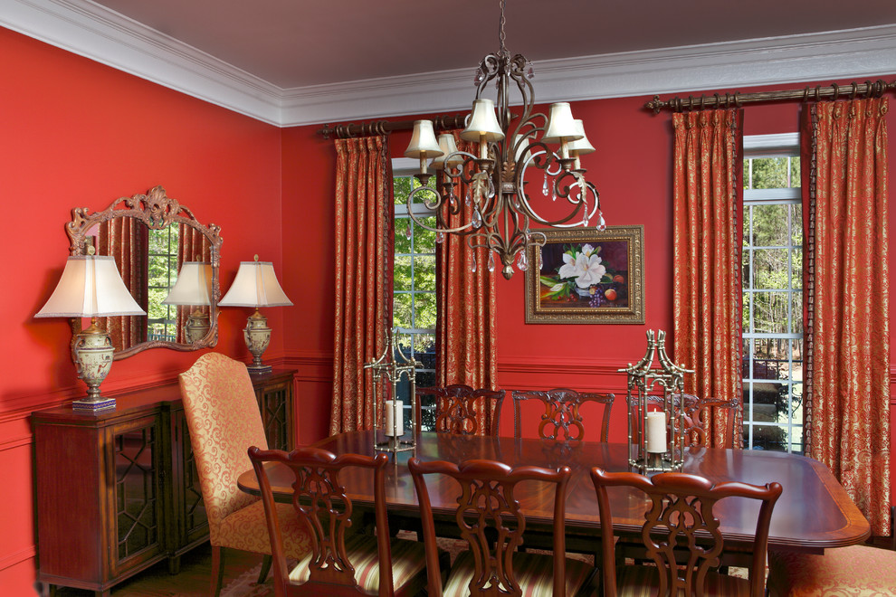 Design ideas for a traditional dining room in Atlanta.