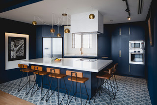 7 Sophisticated Blues for Your Kitchen Cabinets (14 photos)