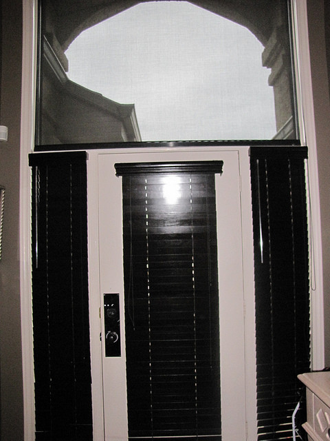 Entryway - transitional entryway idea in Calgary