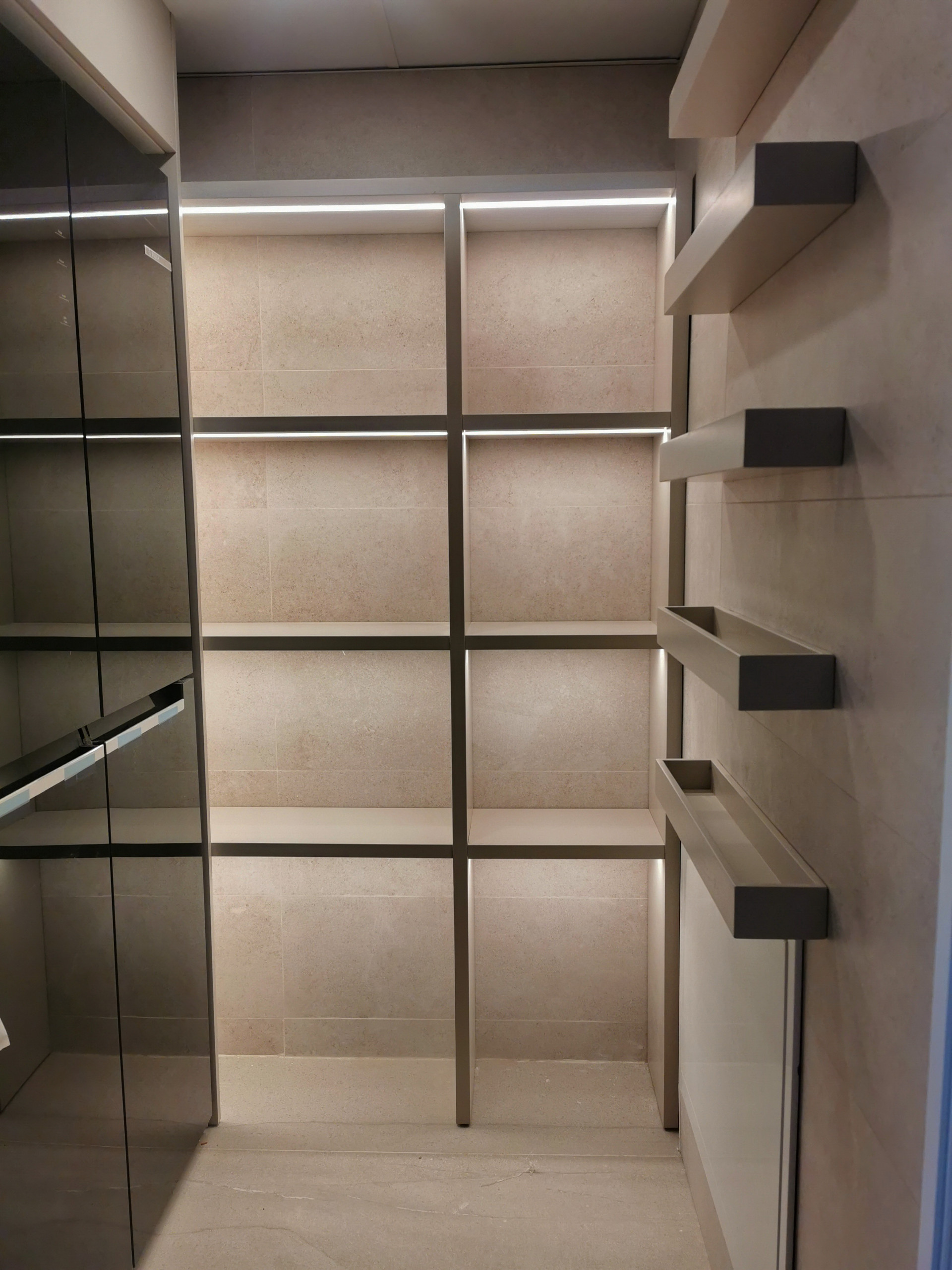 Proyecto de interiorismo y reforma integral ático -Valencia