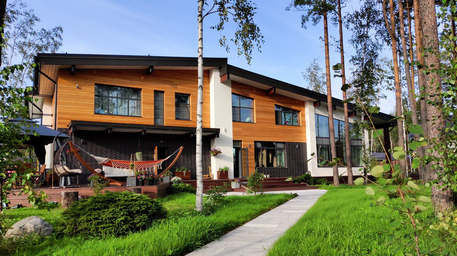 МИНИМАЛИЗМ СО СКАТНОЙ КРОВЛЕЙ