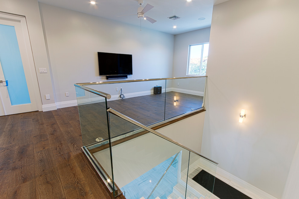 Home design - transitional home design idea in Miami