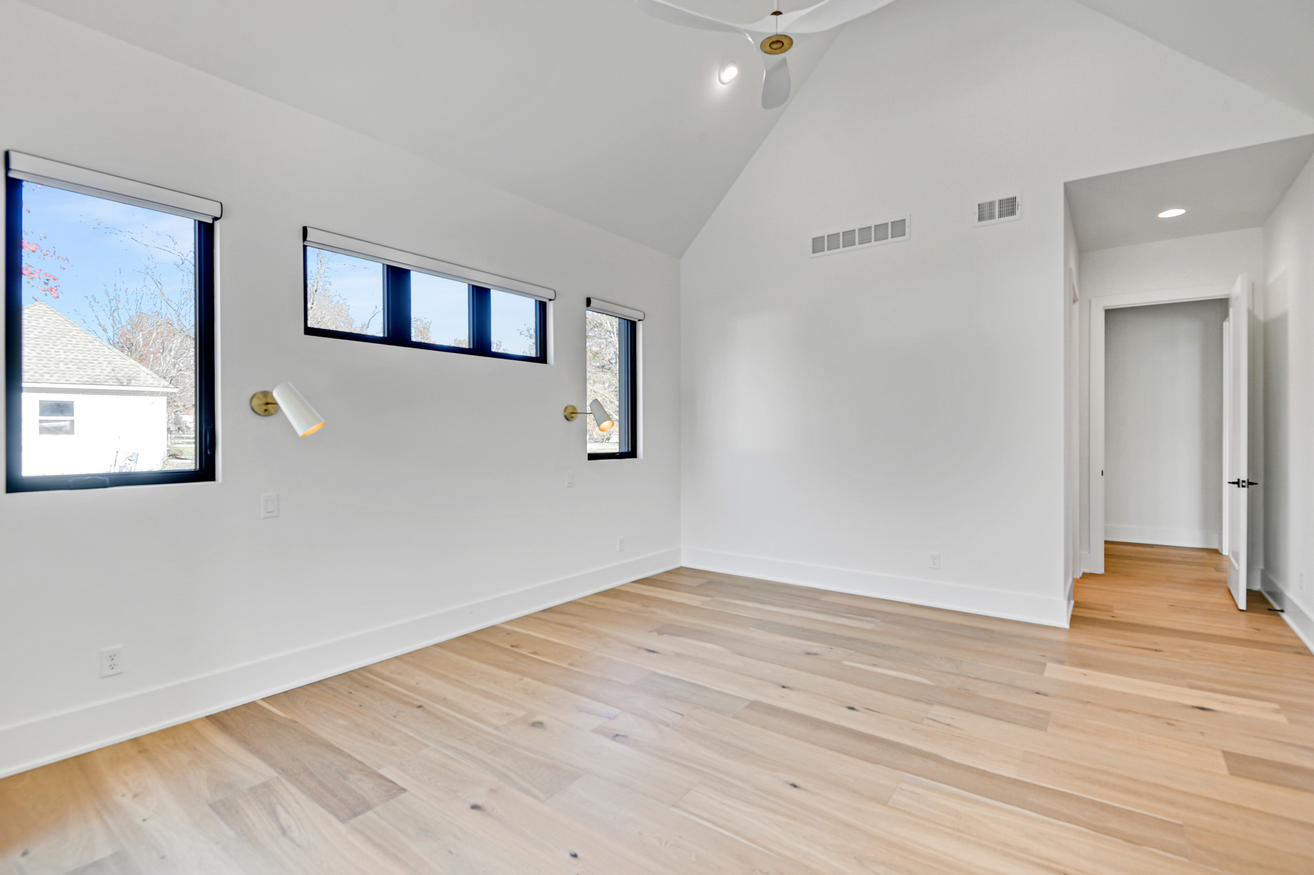 148th and Switzer, Custom Build