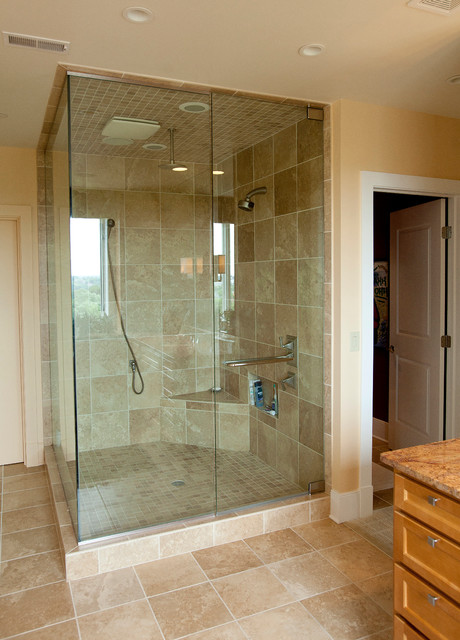 Upscale Condo Bathroom Projects classico-stanza-da-bagno