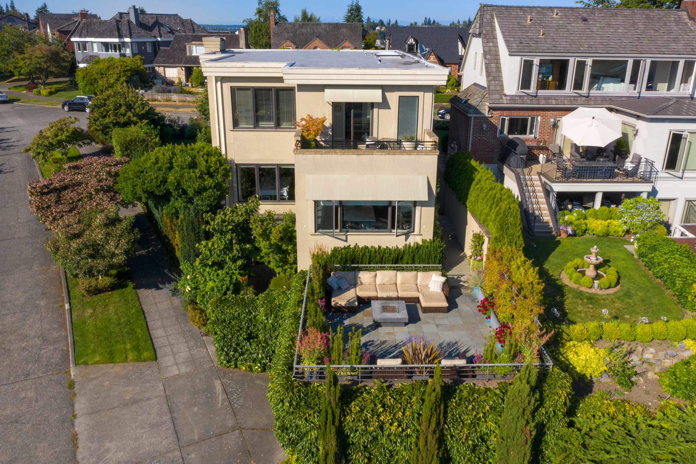 Custom Executive Home - Magnolia