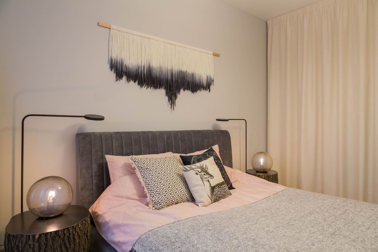 Зефирно-розовый скандинавский