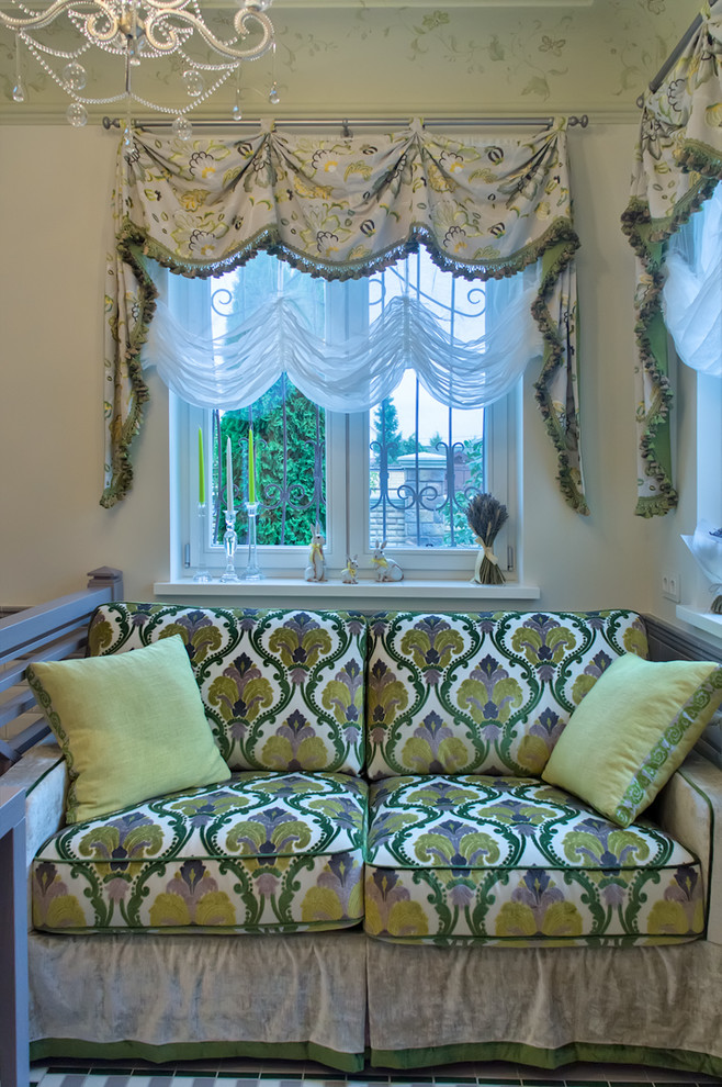 Прихожая в загородном доме