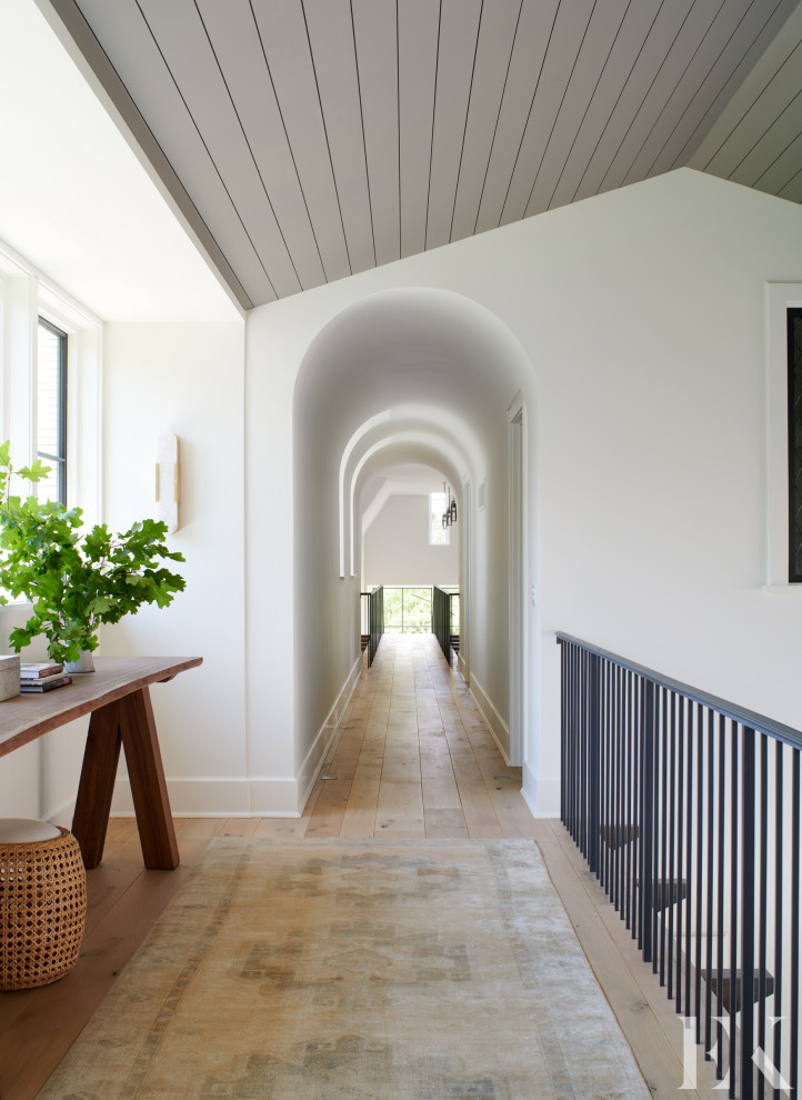 Inspiration for a transitional home design remodel in Chicago