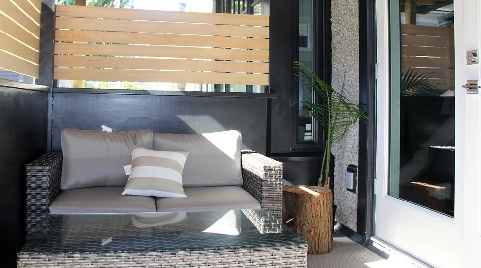 Example of a transitional deck design in Vancouver