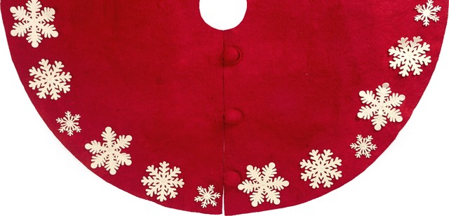 Tacked Snowflake Tree Skirt