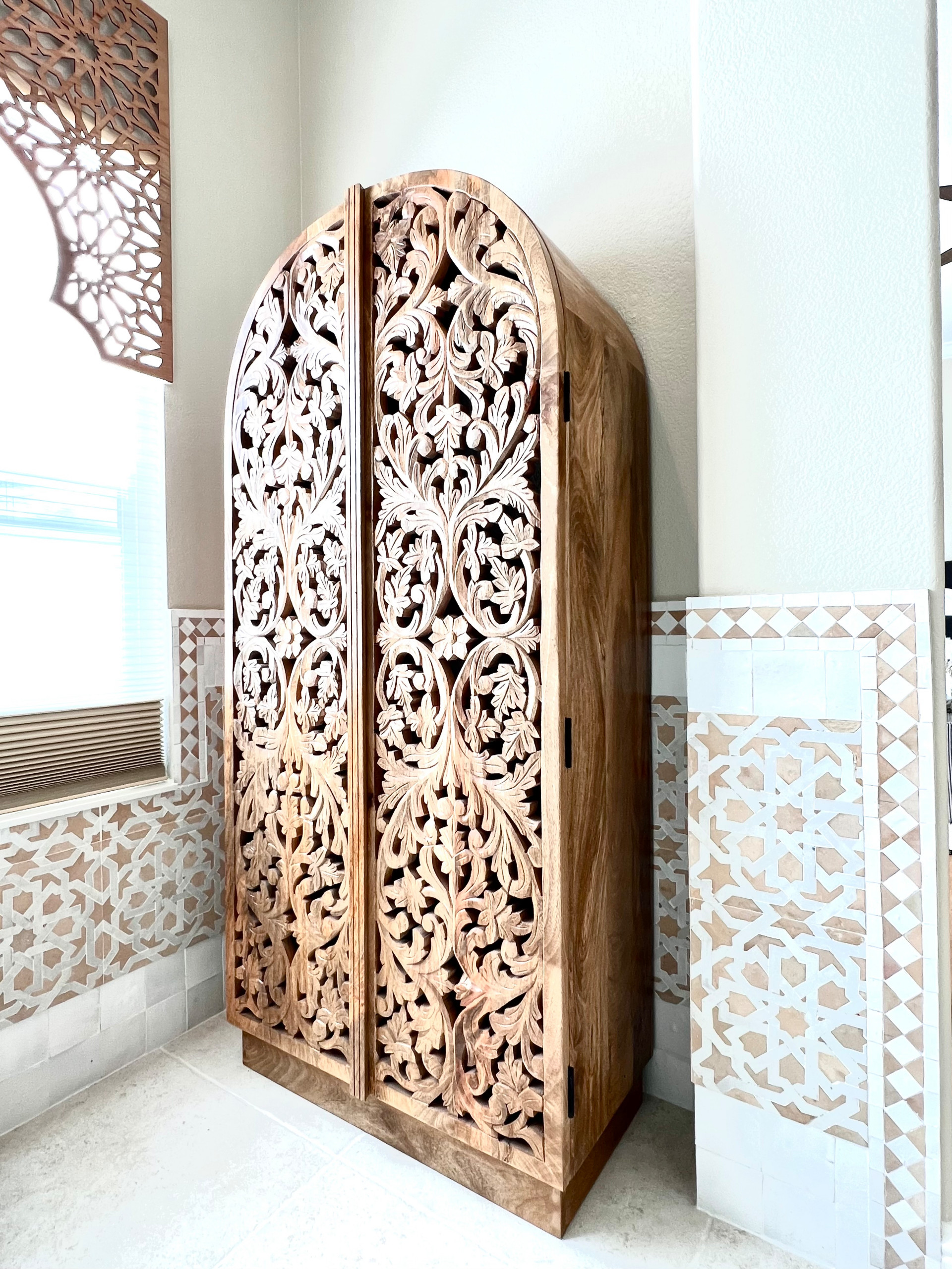 Handmade Furnishings Replace Modern Cabinetry for a Rich, Orchestrated Transform