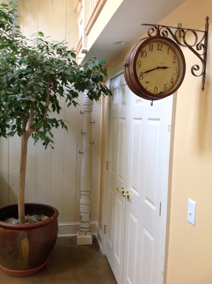 Entryway - transitional entryway idea in Burlington