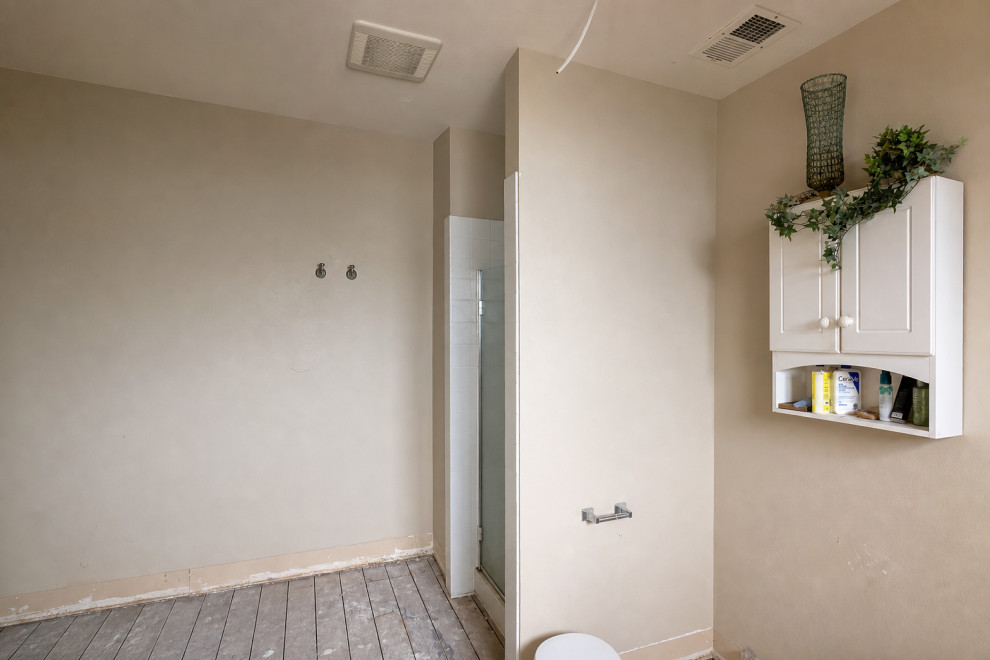 BEFORE: ORIGINAL MASTER BATH