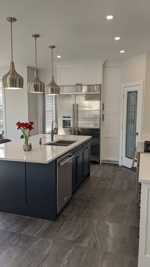 Inspiration for a transitional home design remodel in Toronto