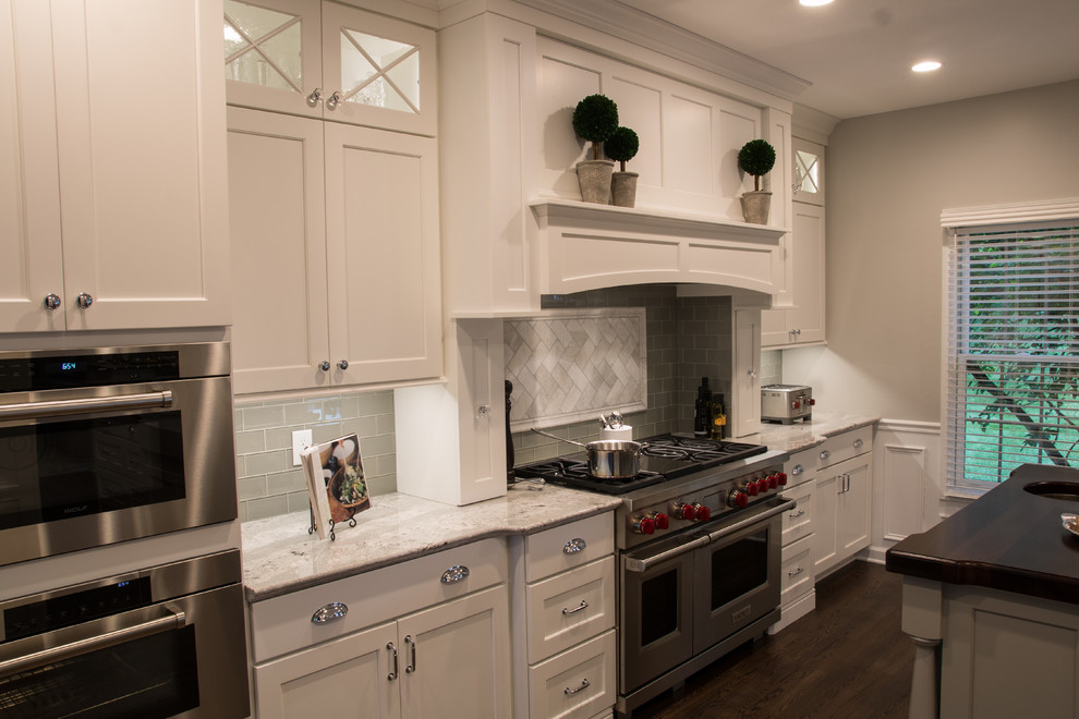 Kitchen - transitional kitchen idea