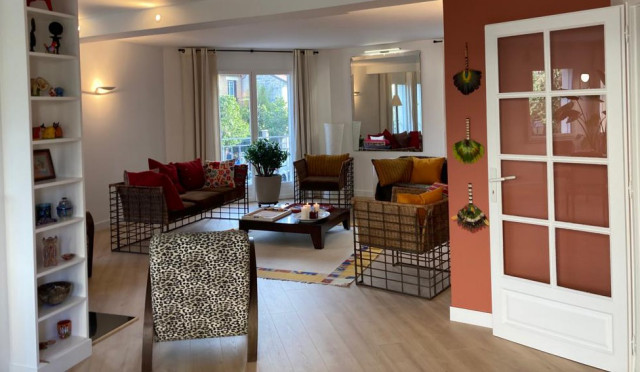 Home Staging &agrave; Chatou exotisk-vardagsrum