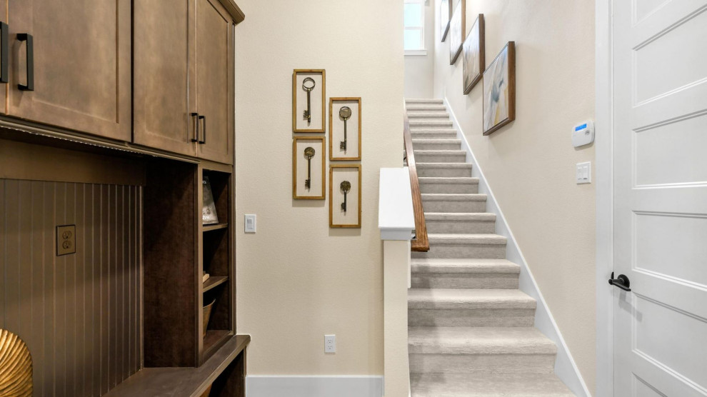 The Royal Model in Kettering at eTown Farmhouse Entry