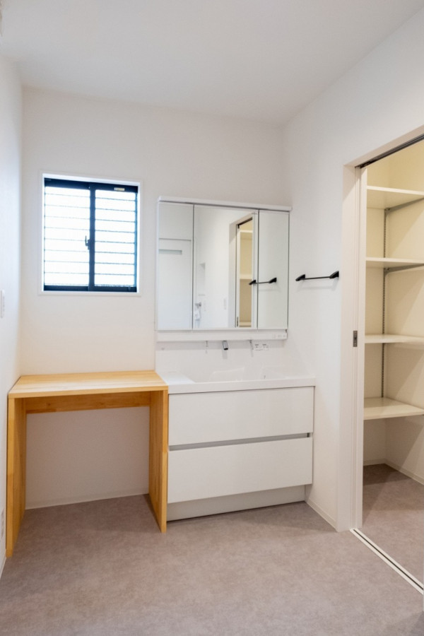 京都にあるおしゃれなトイレ・洗面所の写真