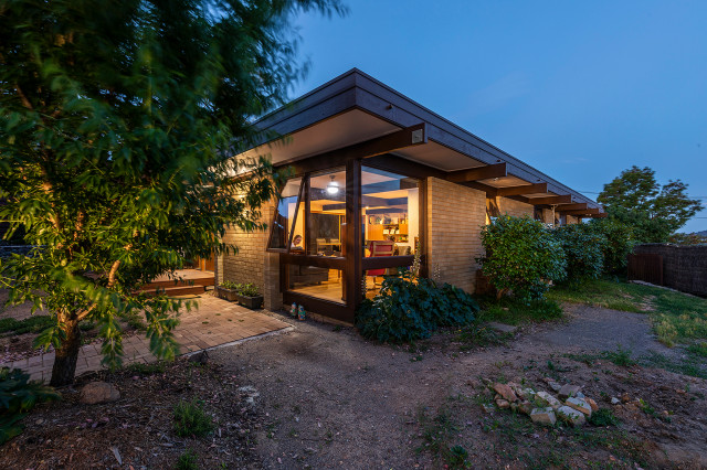 Pettit & Sevitt Revival midcentury-exterior